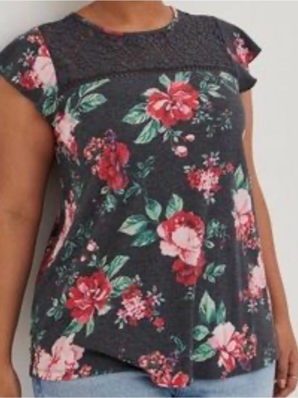 TORRID size 3X (3) GRAY with PINK & RED Floral &  Lace Yoke Cap-Sleeve Blouse